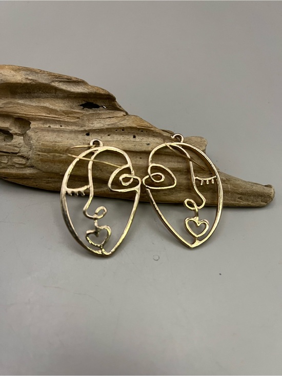 Jewelry - Gold Tone Abstract Face Earrings Picasso Line Art Heart Lips Dangle Drop Artsy